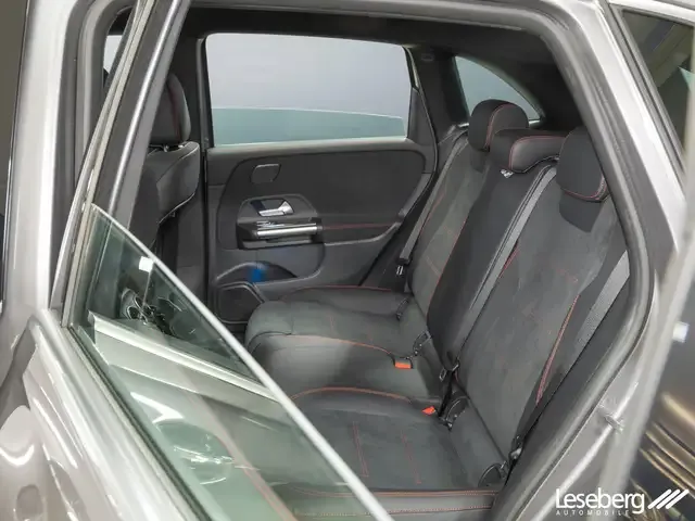 Mercedes-Benz B 220