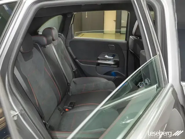 Mercedes-Benz B 220