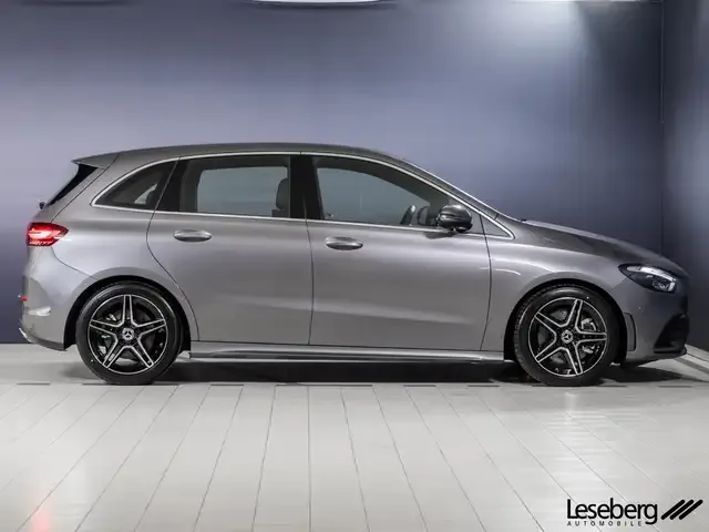 Mercedes-Benz B 220