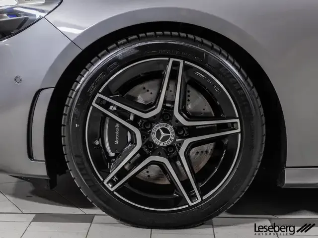 Mercedes-Benz B 220