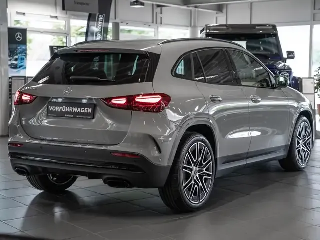 Mercedes-Benz GLA 200