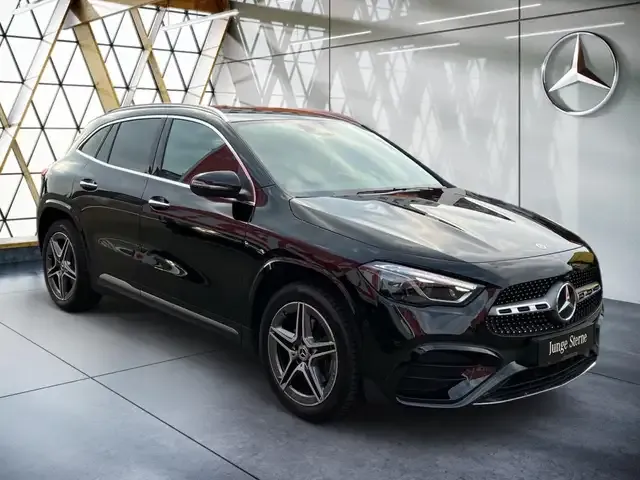 Mercedes-Benz GLA 200