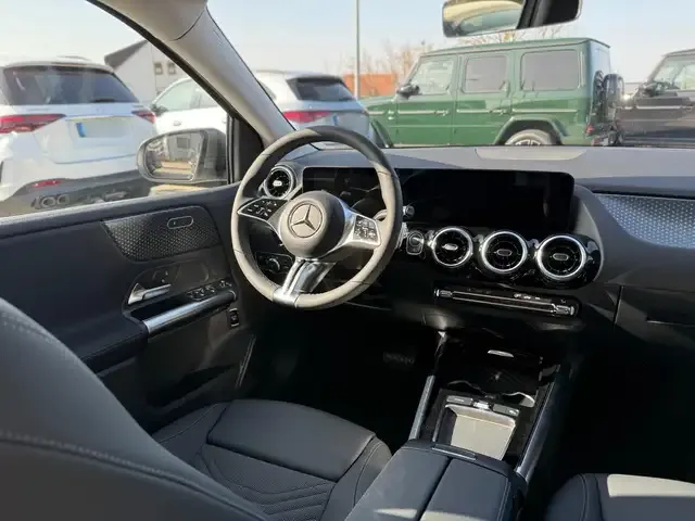 Mercedes-Benz B 180
