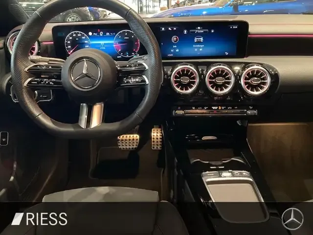 Mercedes-Benz CLA 200