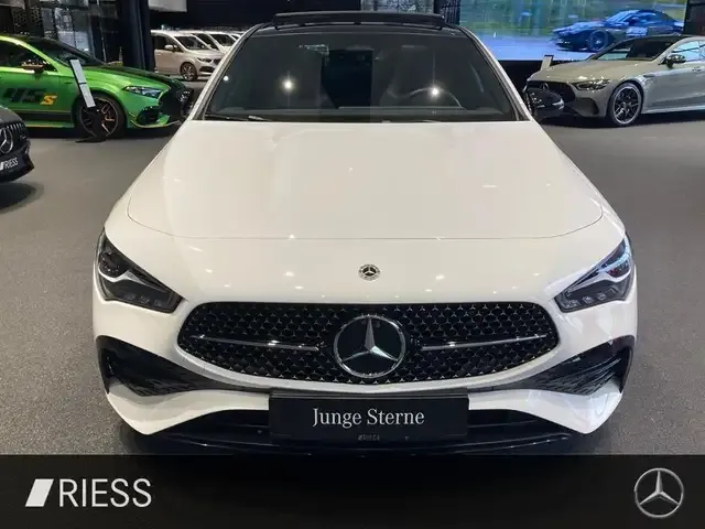 Mercedes-Benz CLA 200