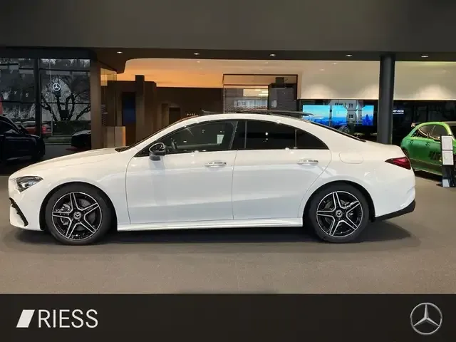 Mercedes-Benz CLA 200