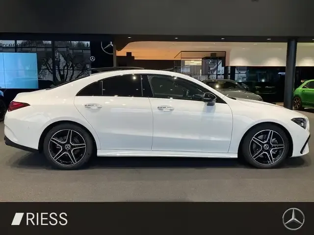 Mercedes-Benz CLA 200