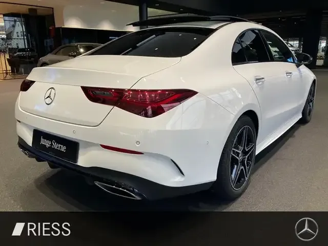 Mercedes-Benz CLA 200