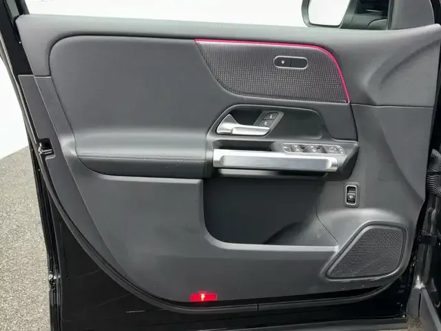 Mercedes-Benz EQB 250