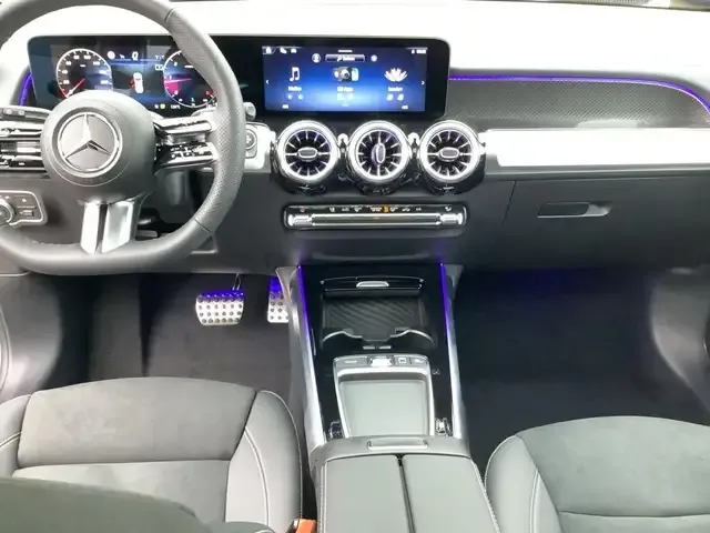 Mercedes-Benz GLB 200