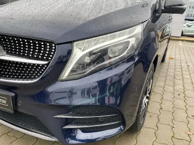 Mercedes-Benz V 250