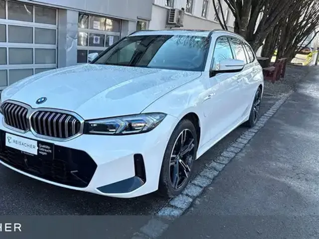 BMW 330