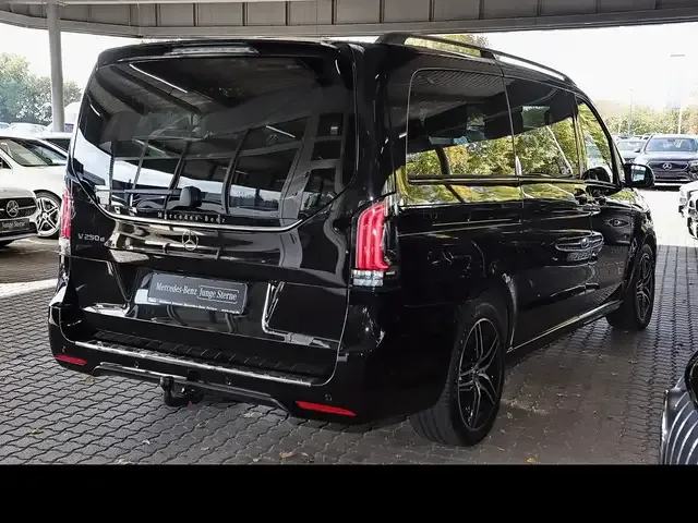 Mercedes-Benz V 250
