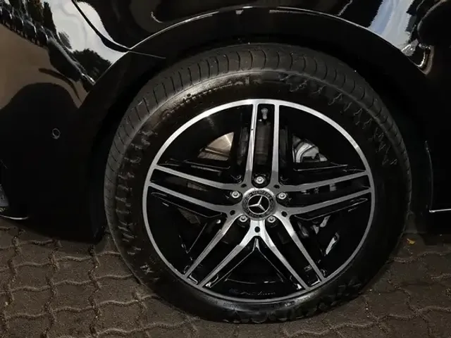 Mercedes-Benz V 250