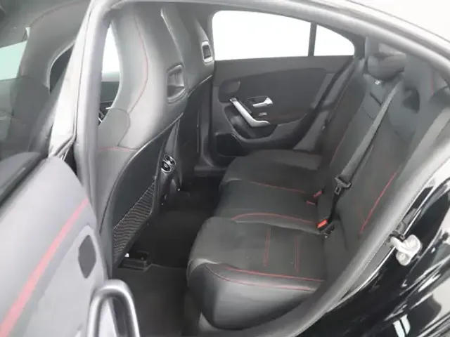 Mercedes-Benz CLA 220