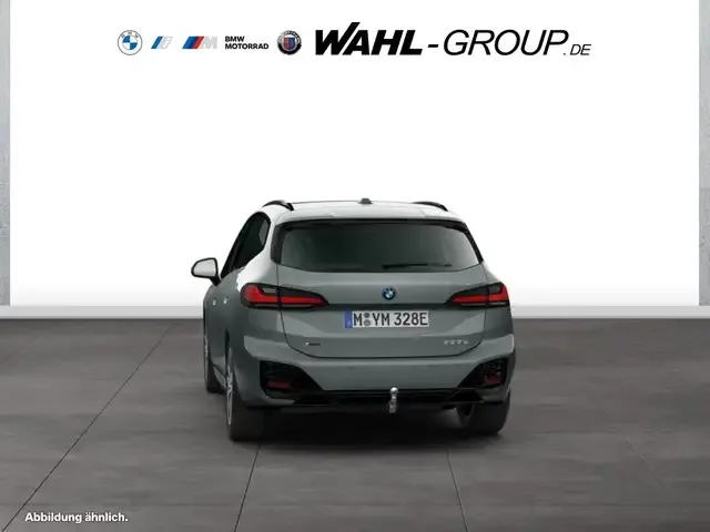 BMW 225