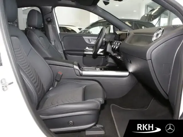 Mercedes-Benz EQA 300