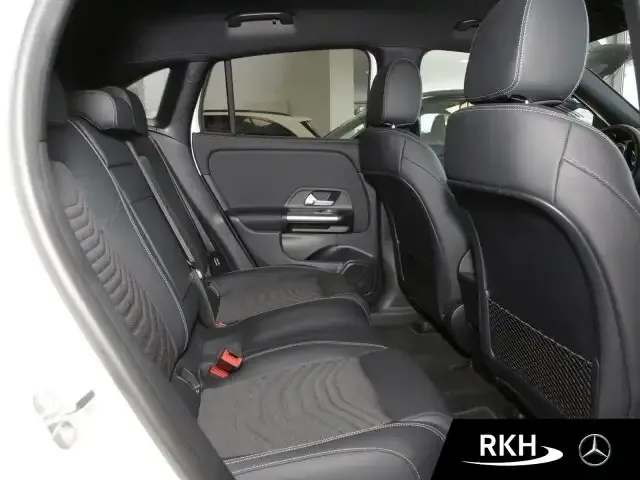 Mercedes-Benz EQA 300