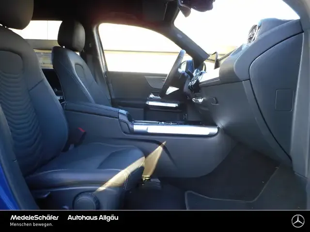 Mercedes-Benz EQB 300