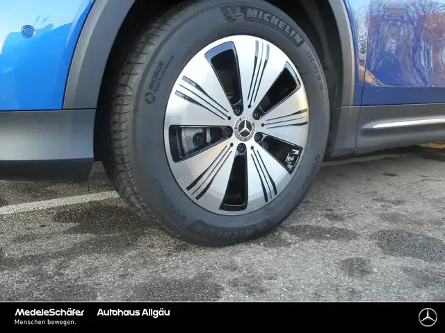 Mercedes-Benz EQB 300