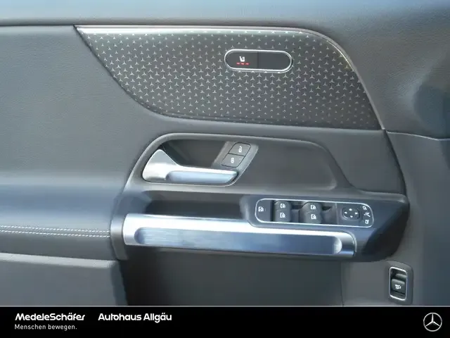 Mercedes-Benz EQB 300