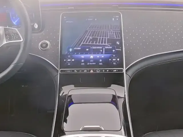 Mercedes-Benz EQE 300