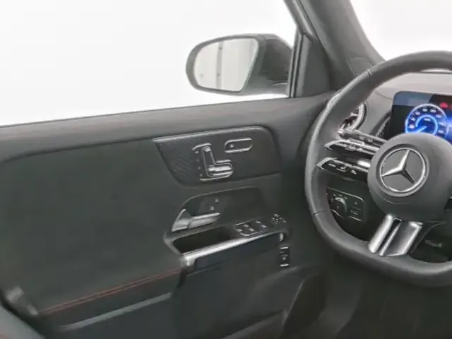 Mercedes-Benz EQB 350