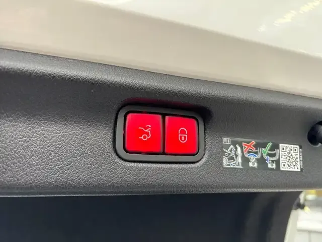 Mercedes-Benz EQE 300