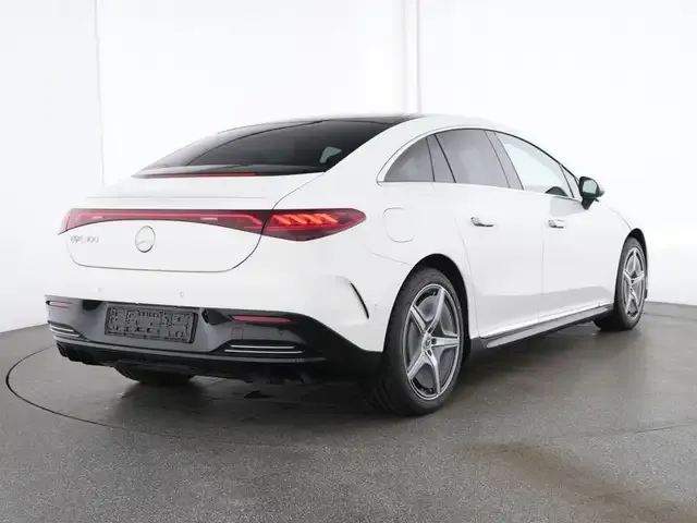 Mercedes-Benz EQE 300
