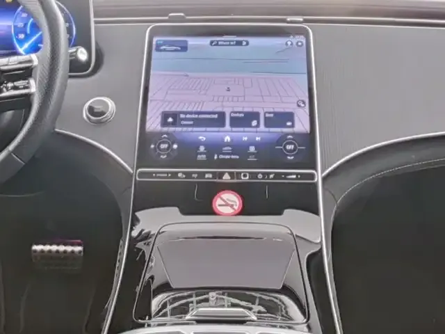 Mercedes-Benz EQE 300