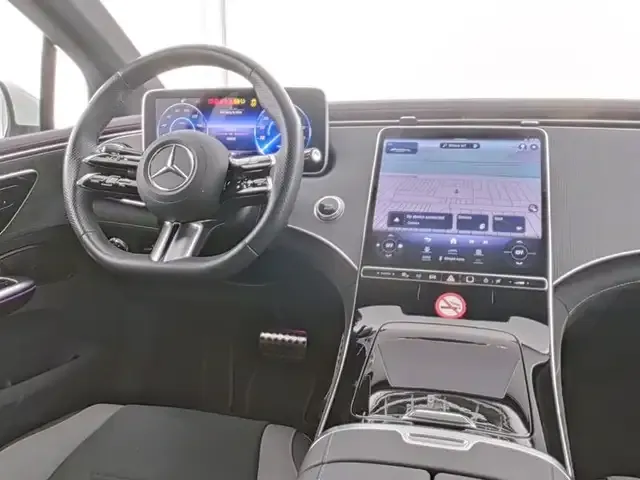 Mercedes-Benz EQE 300