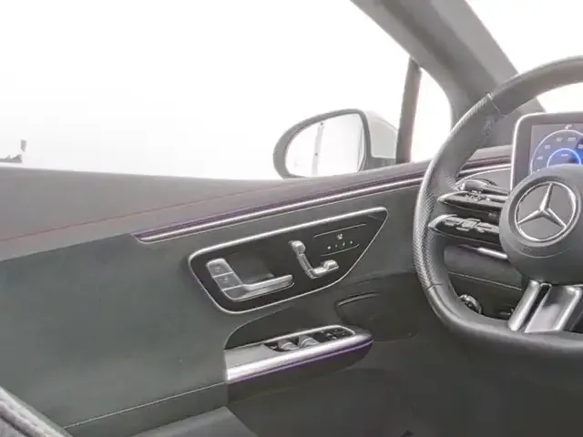 Mercedes-Benz EQE 300