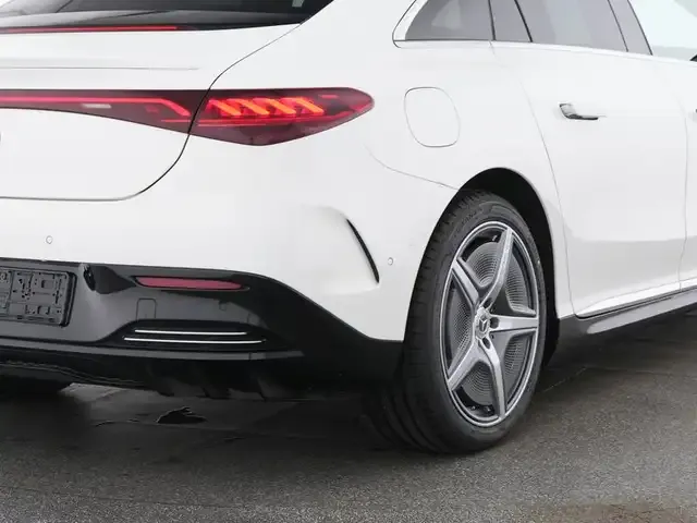 Mercedes-Benz EQE 300