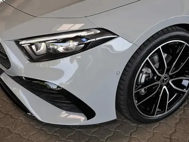 Mercedes-Benz A 200