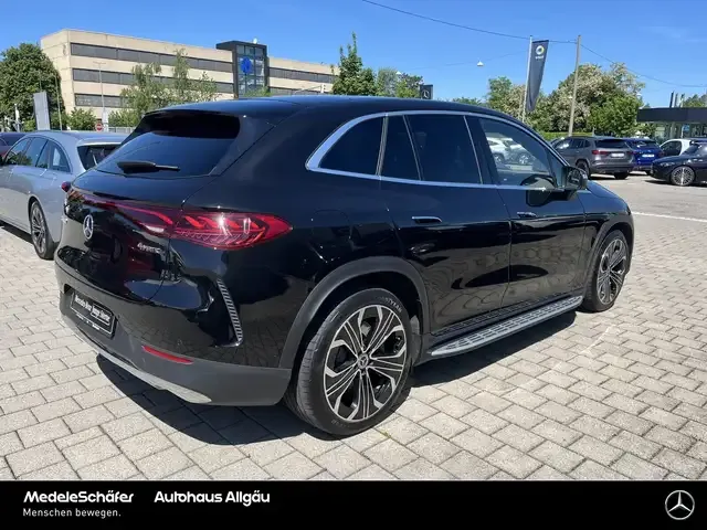 Mercedes-Benz EQE SUV