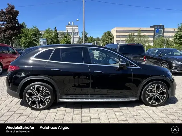 Mercedes-Benz EQE SUV