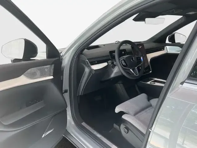 Volvo EX90