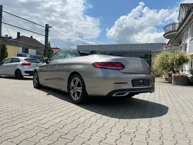 Mercedes-Benz C 220