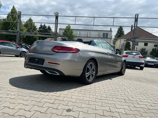 Mercedes-Benz C 220