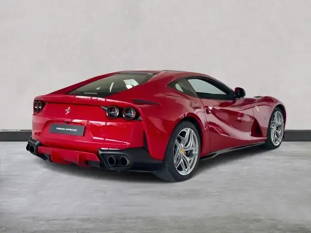 Ferrari 812