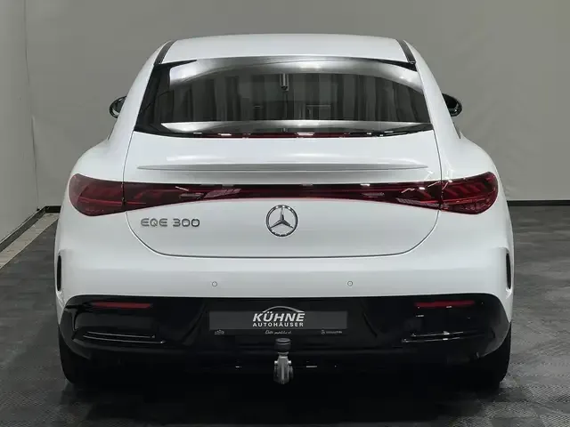 Mercedes-Benz EQE 300