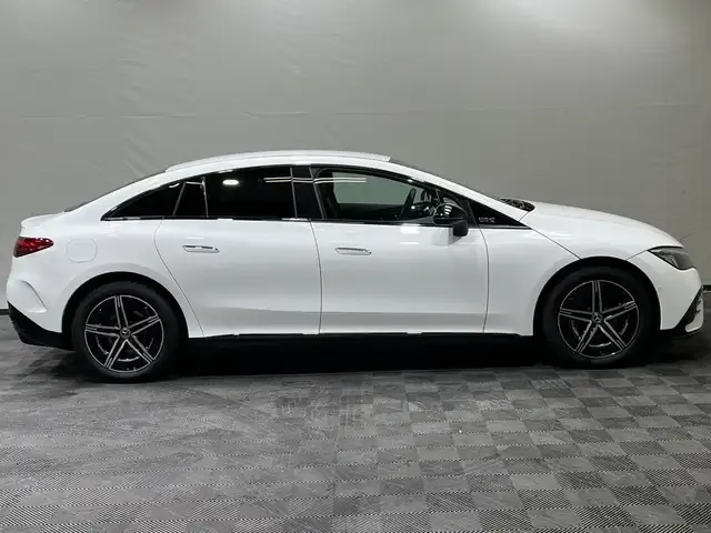 Mercedes-Benz EQE 300