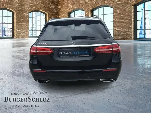 Mercedes-Benz E 300