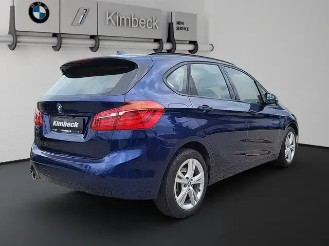 BMW 218