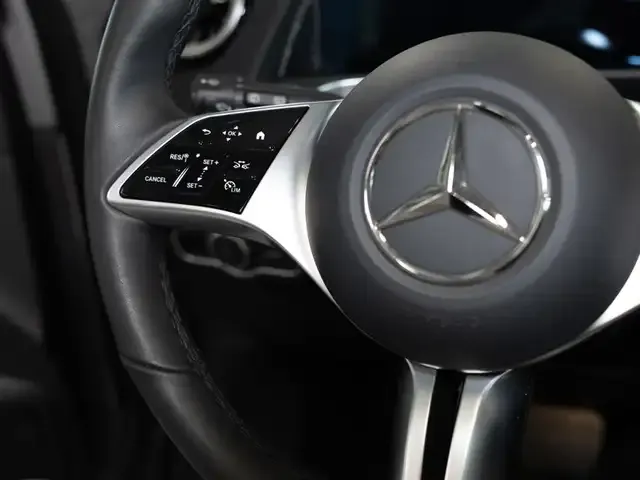 Mercedes-Benz EQB 300