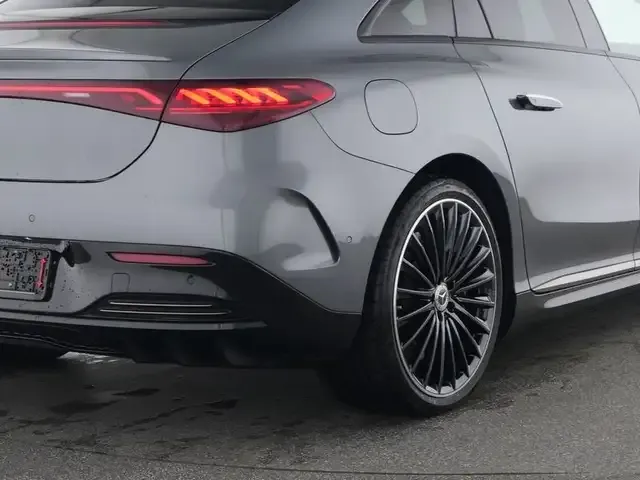 Mercedes-Benz EQE 300