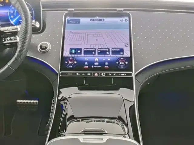 Mercedes-Benz EQE 300