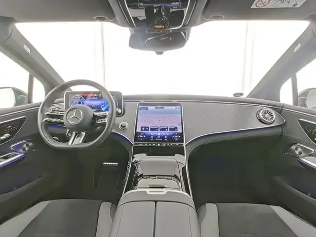 Mercedes-Benz EQE 300