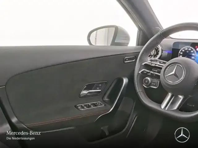 Mercedes-Benz A 220