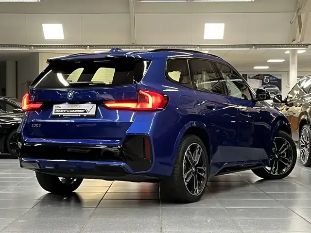 BMW iX1